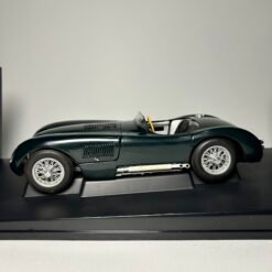 Diecast AutoArt 73500 Jaguar C-Type Original - Gambar 5