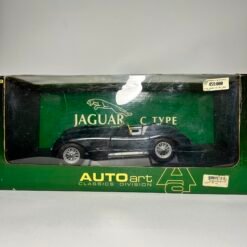 Diecast AutoArt 73500 Jaguar C-Type Original - Gambar 7
