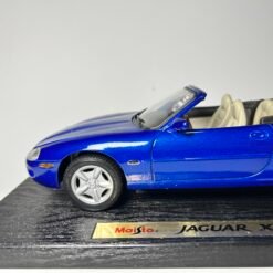 Diecast Maisto Jaguar XK8 1996 31836 Original - Gambar 3