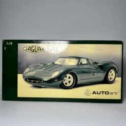 Diecast AUTOart Jaguar XJ13 Skala 1:18 Original - Gambar 3